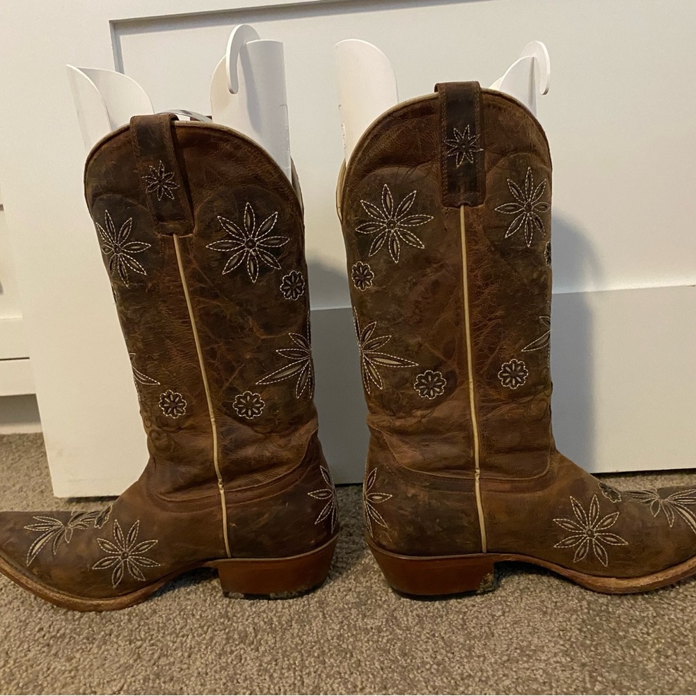 Shyanne Cowboy Boots. Brown leather with tan accents. Size 7 1/2. Gently worn.